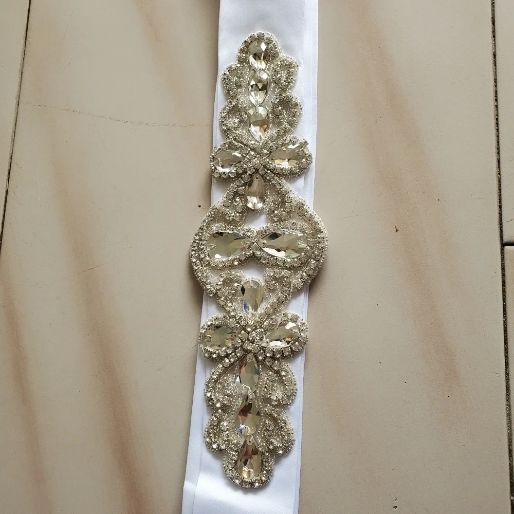 NWT Bridal Wedding Crystal Bead Ribbon Sash Belt H